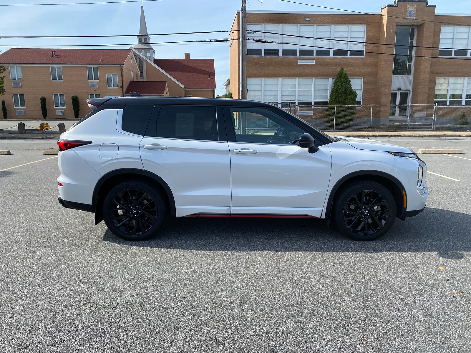 2024 Mitsubishi Outlander SE Ralliart photo 4