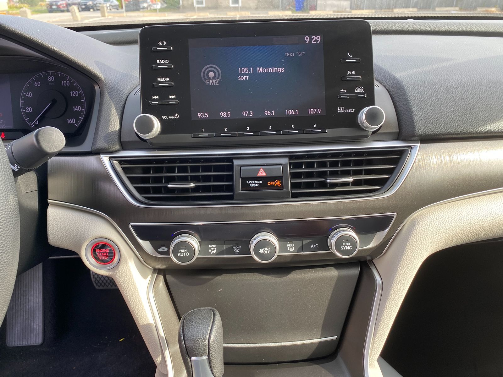 2019 Honda Accord LX 1.5T photo 16