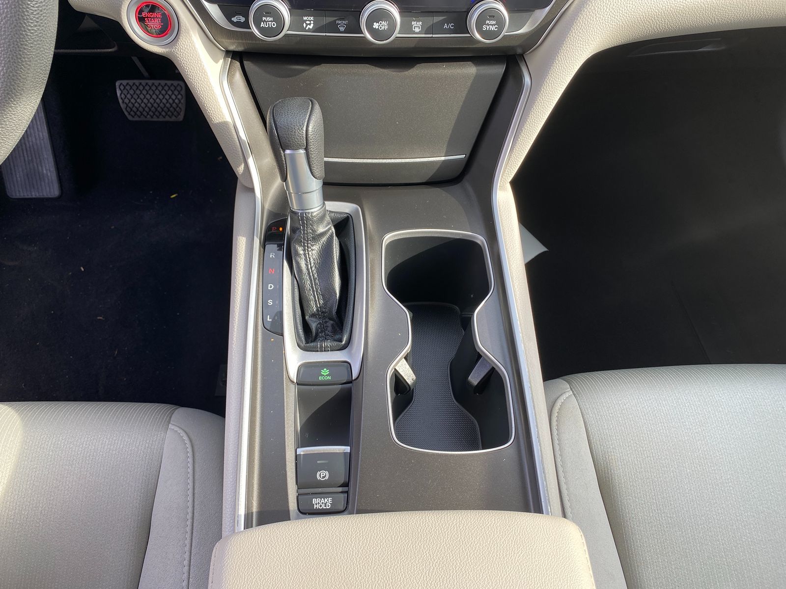 2019 Honda Accord LX 1.5T photo 18