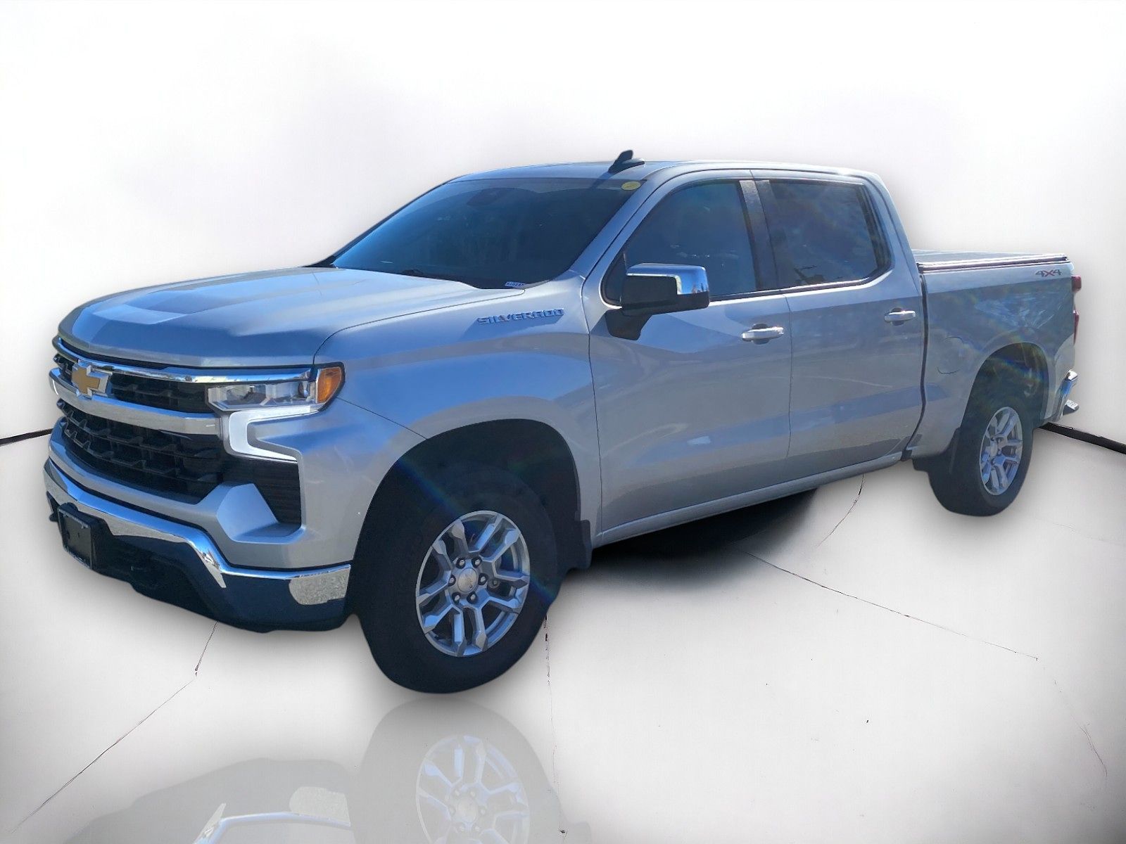 2022 Chevrolet Silverado 1500 LT photo 2