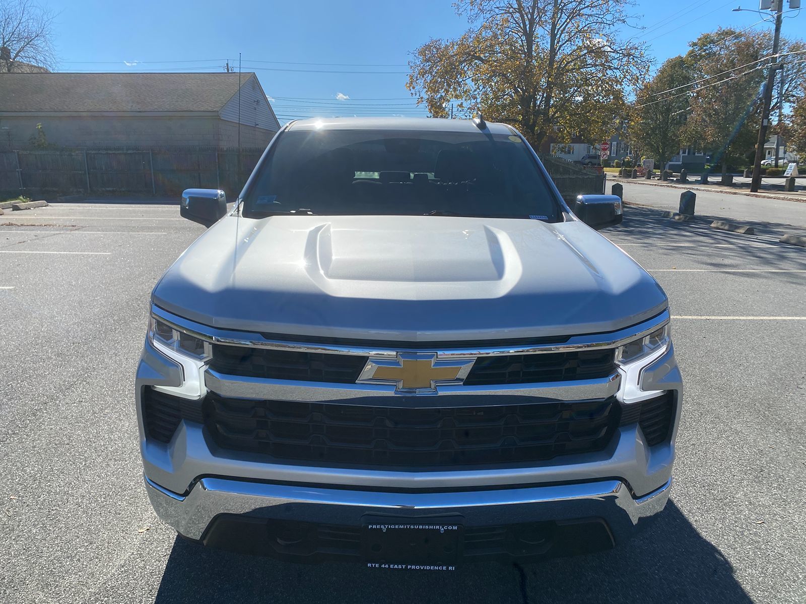2022 Chevrolet Silverado 1500 LT photo 3