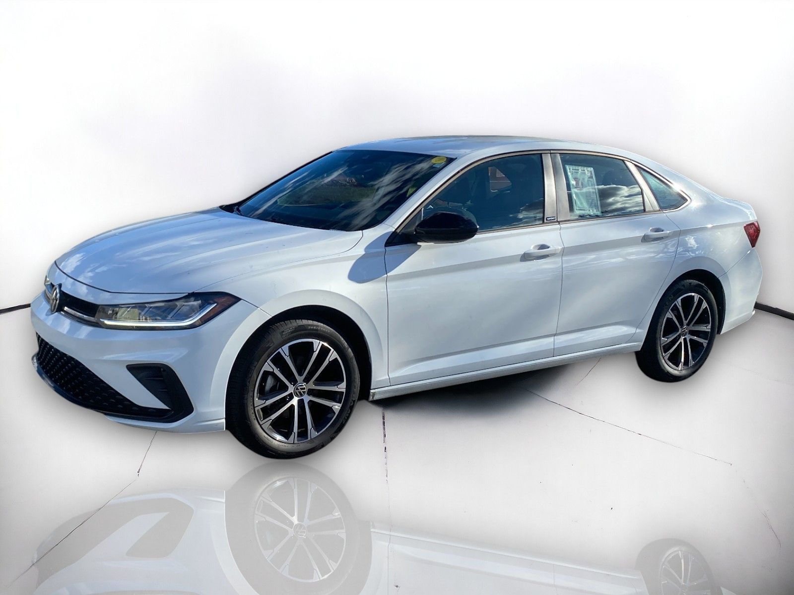 2025 Volkswagen Jetta Sport photo 2