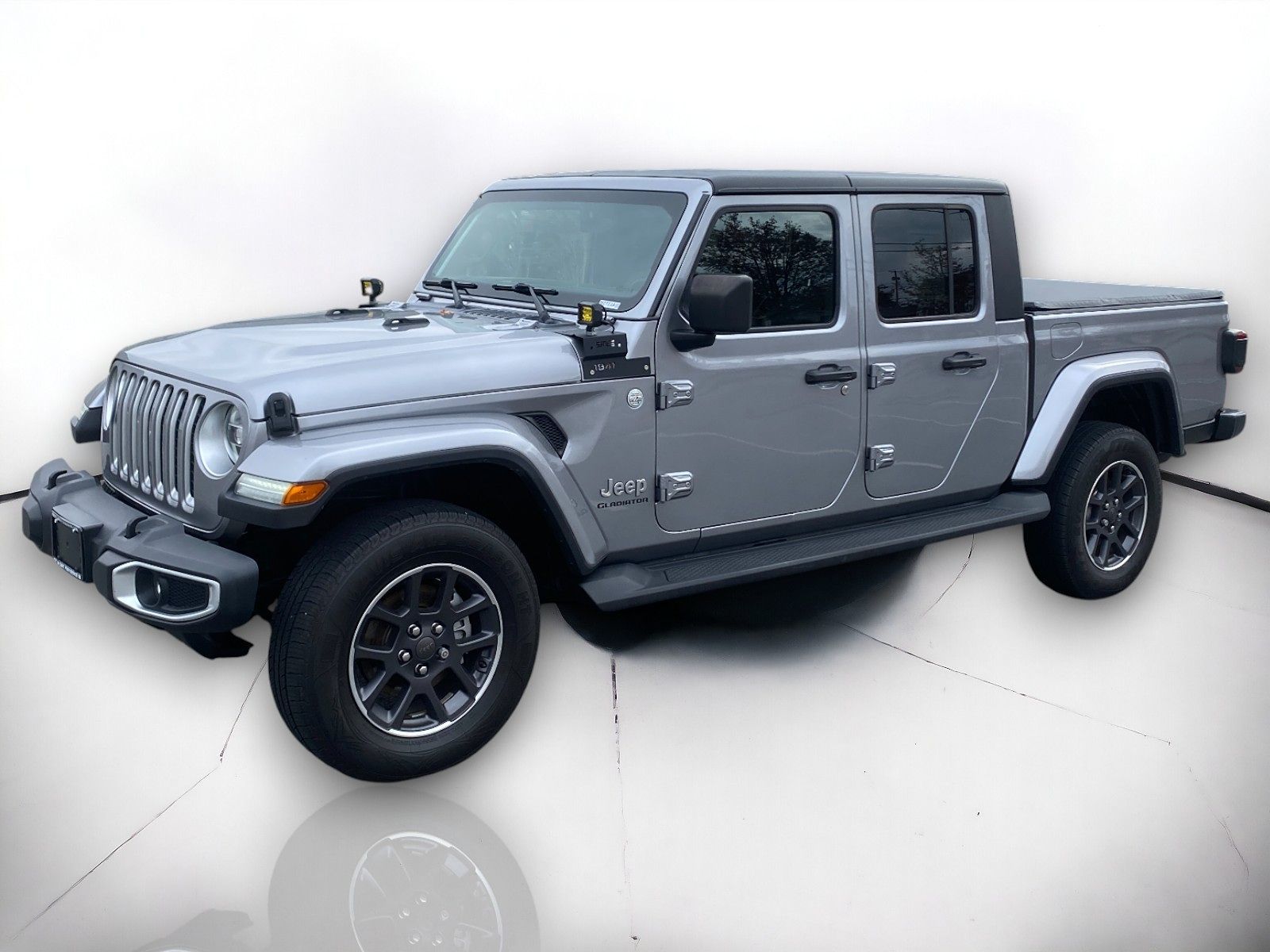 2020 Jeep Gladiator Overland photo 2