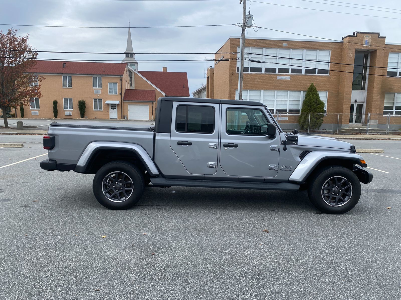 2020 Jeep Gladiator Overland photo 4