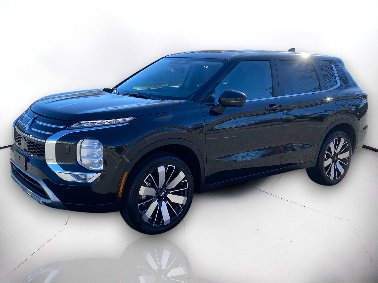 2025 Mitsubishi Outlander SE S-AWC photo 2