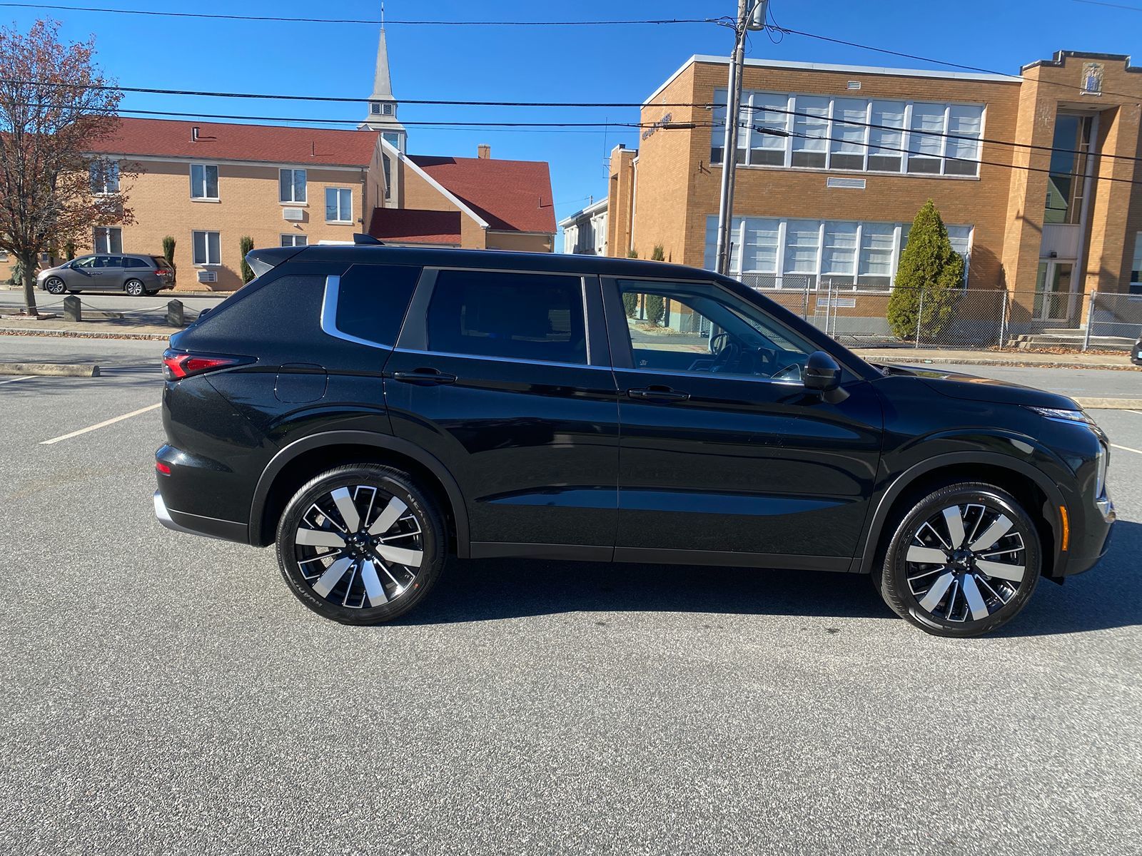 2025 Mitsubishi Outlander SE S-AWC photo 4