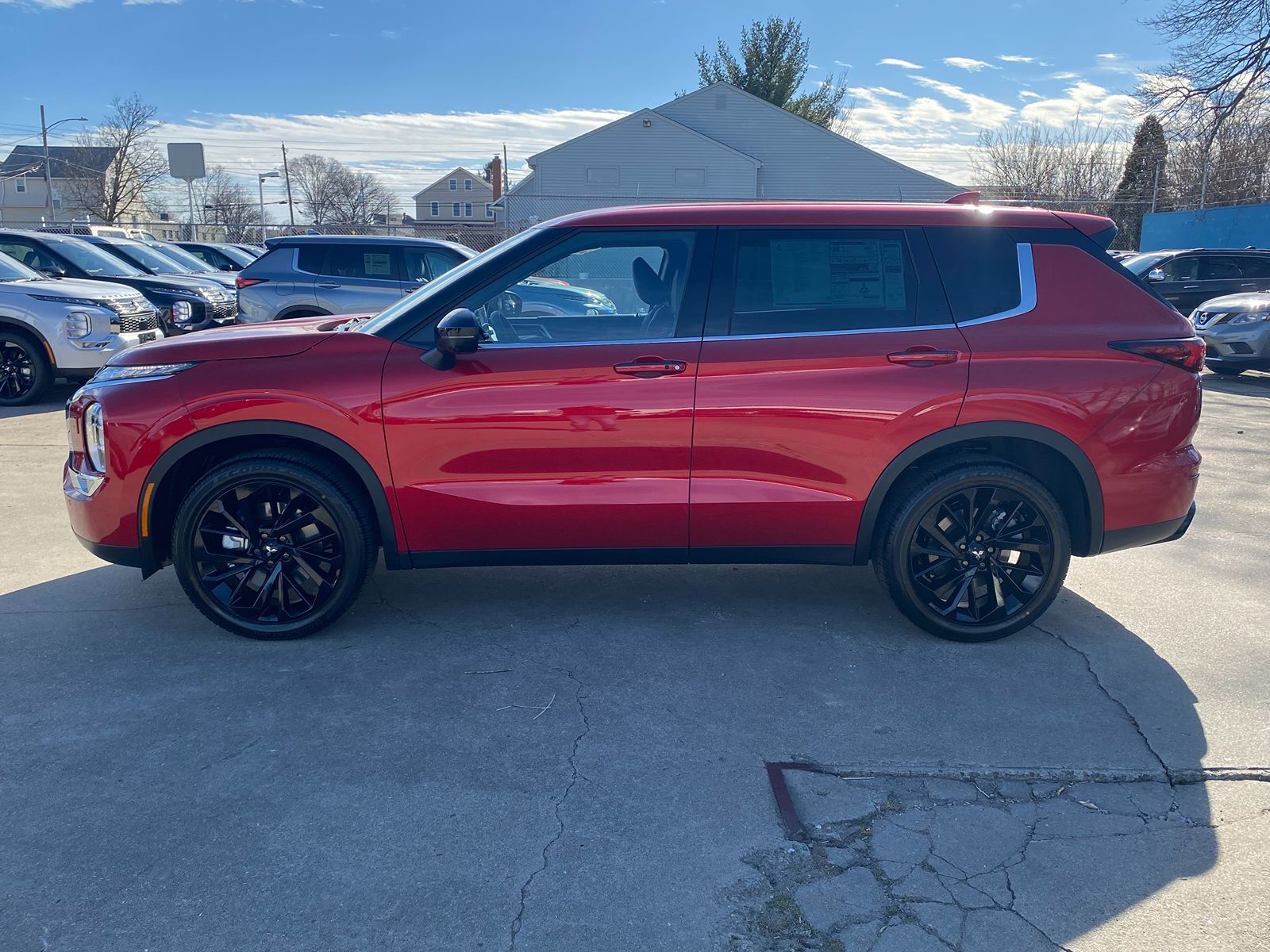 Sold 2023 Mitsubishi Outlander SE Black Edition in East