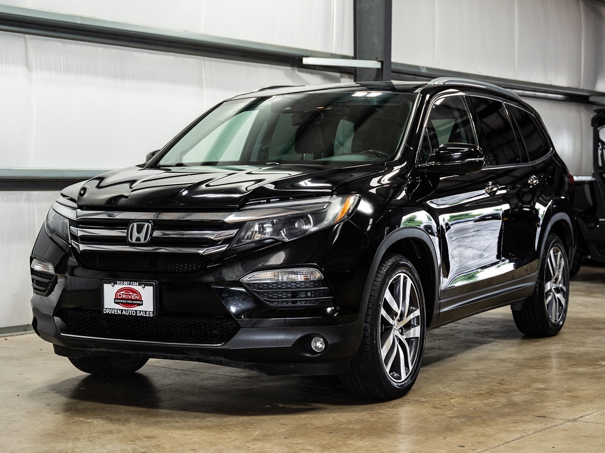 Sold 2017 Honda Pilot Touring in Buda
