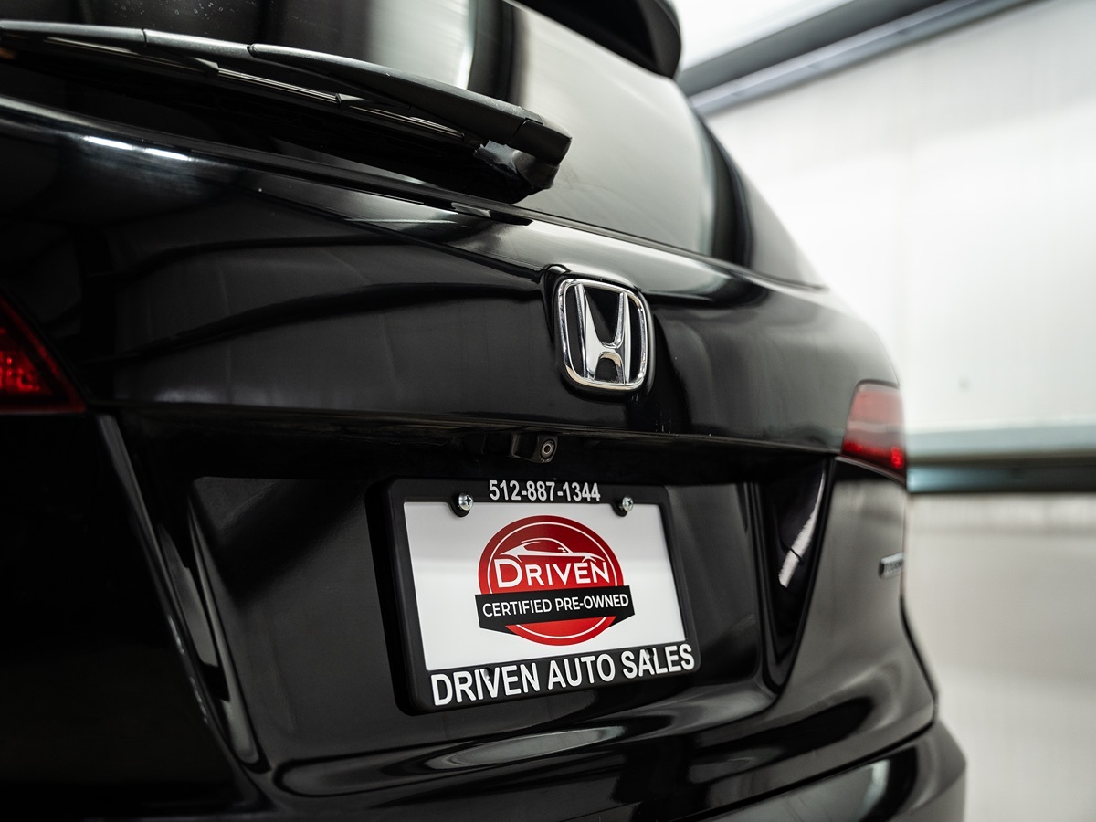 Sold 2017 Honda Pilot Touring in Buda