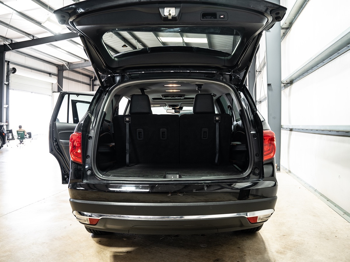 Sold 2017 Honda Pilot Touring in Buda