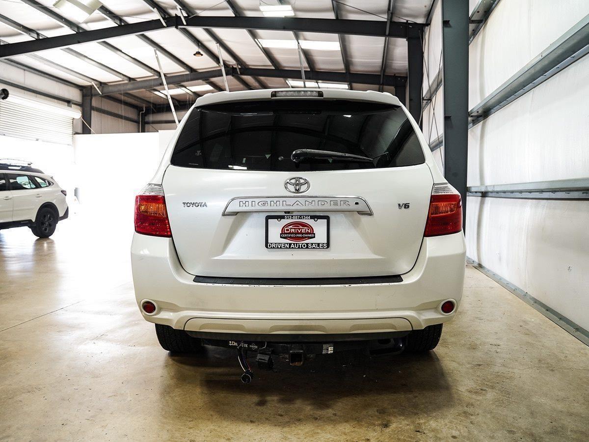 Sold 2008 Toyota Highlander Limited in Buda