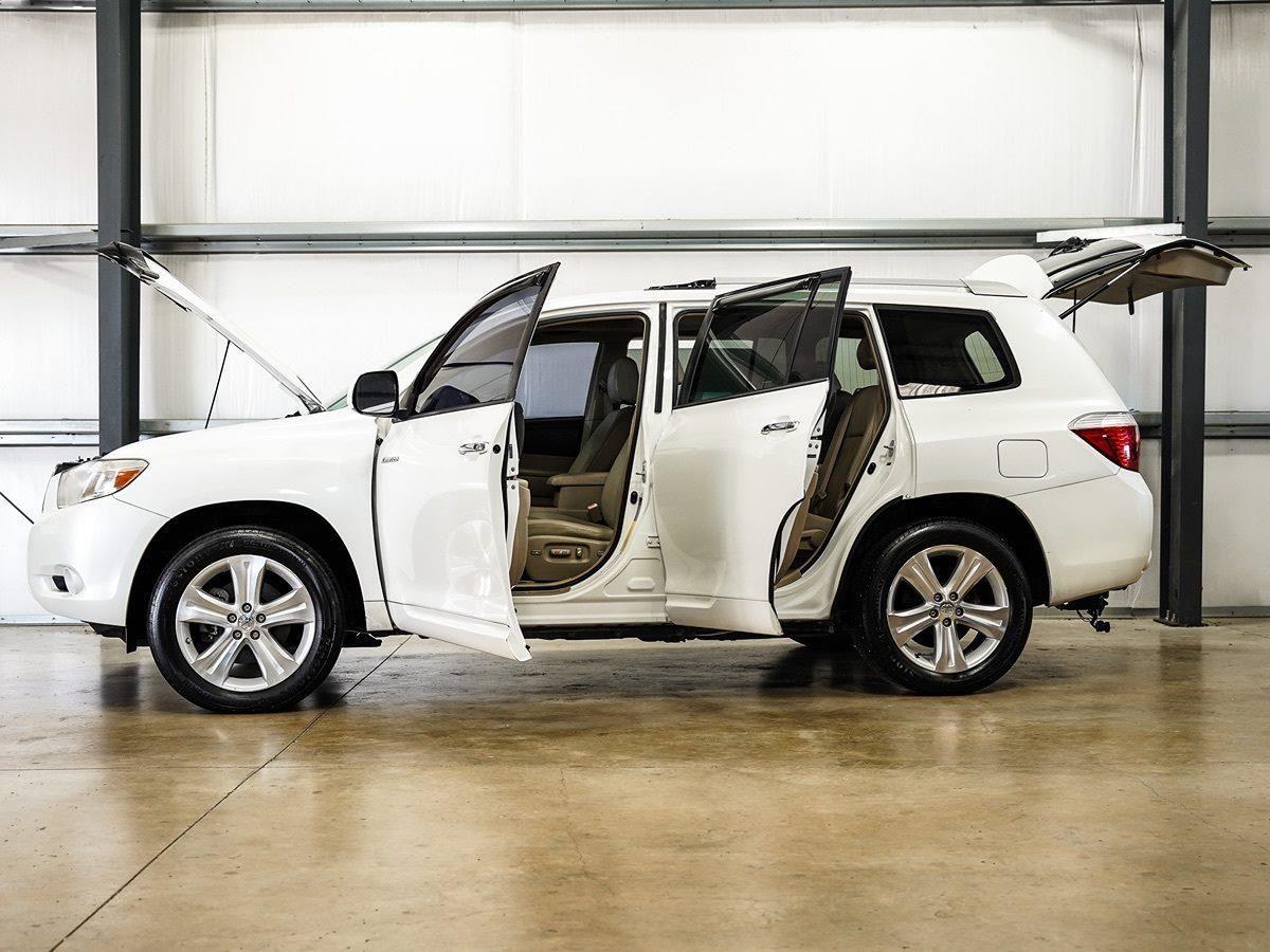 Sold 2008 Toyota Highlander Limited in Buda