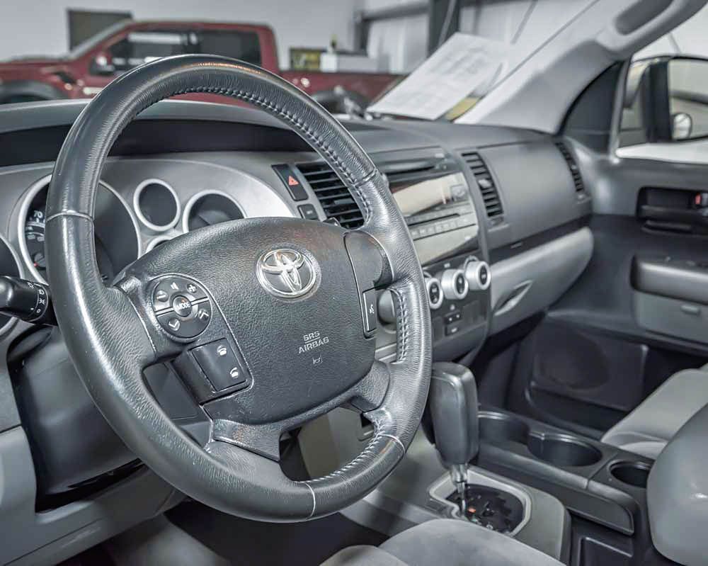 SOLAIA 2010 1本 Sold 2010 Toyota Sequoia SR5 in Buda