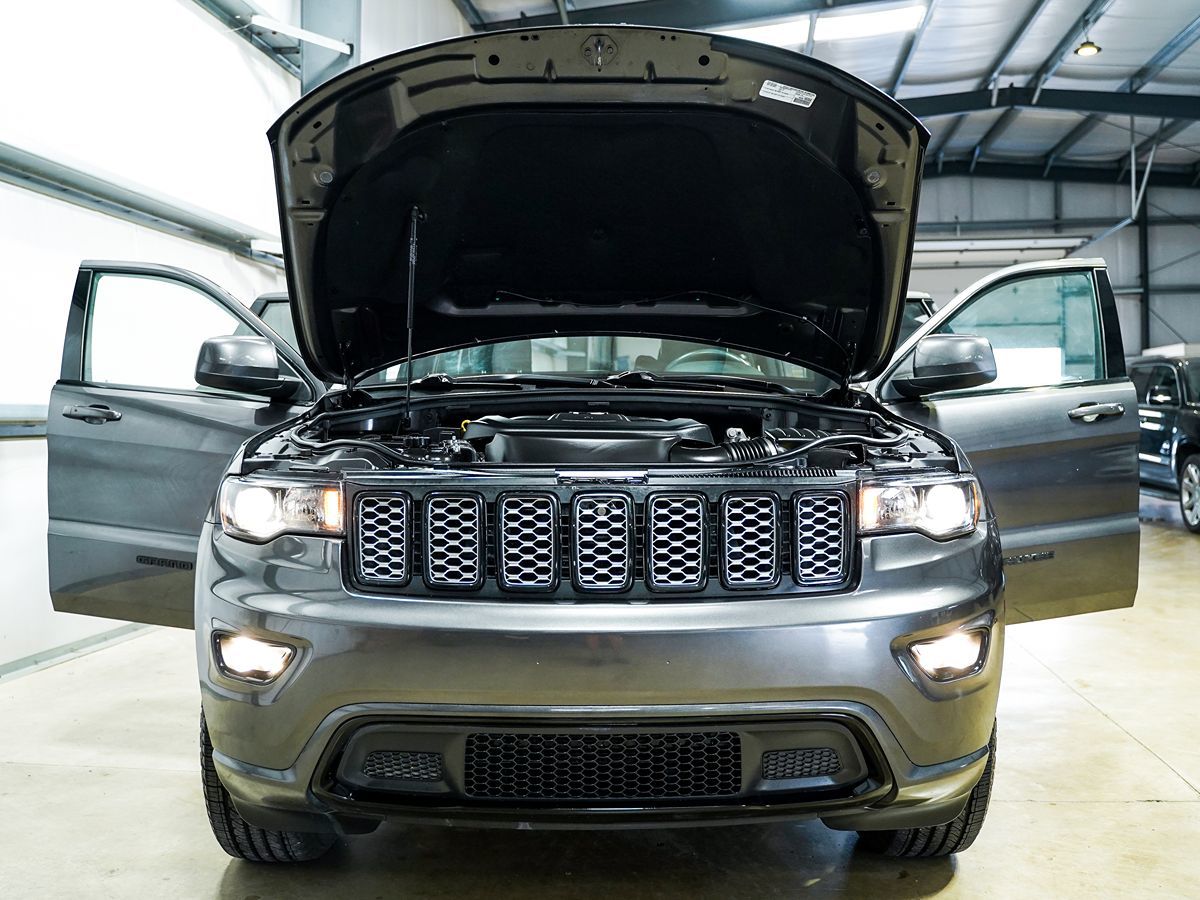 Sold 2019 Jeep Grand Cherokee Altitude in Buda