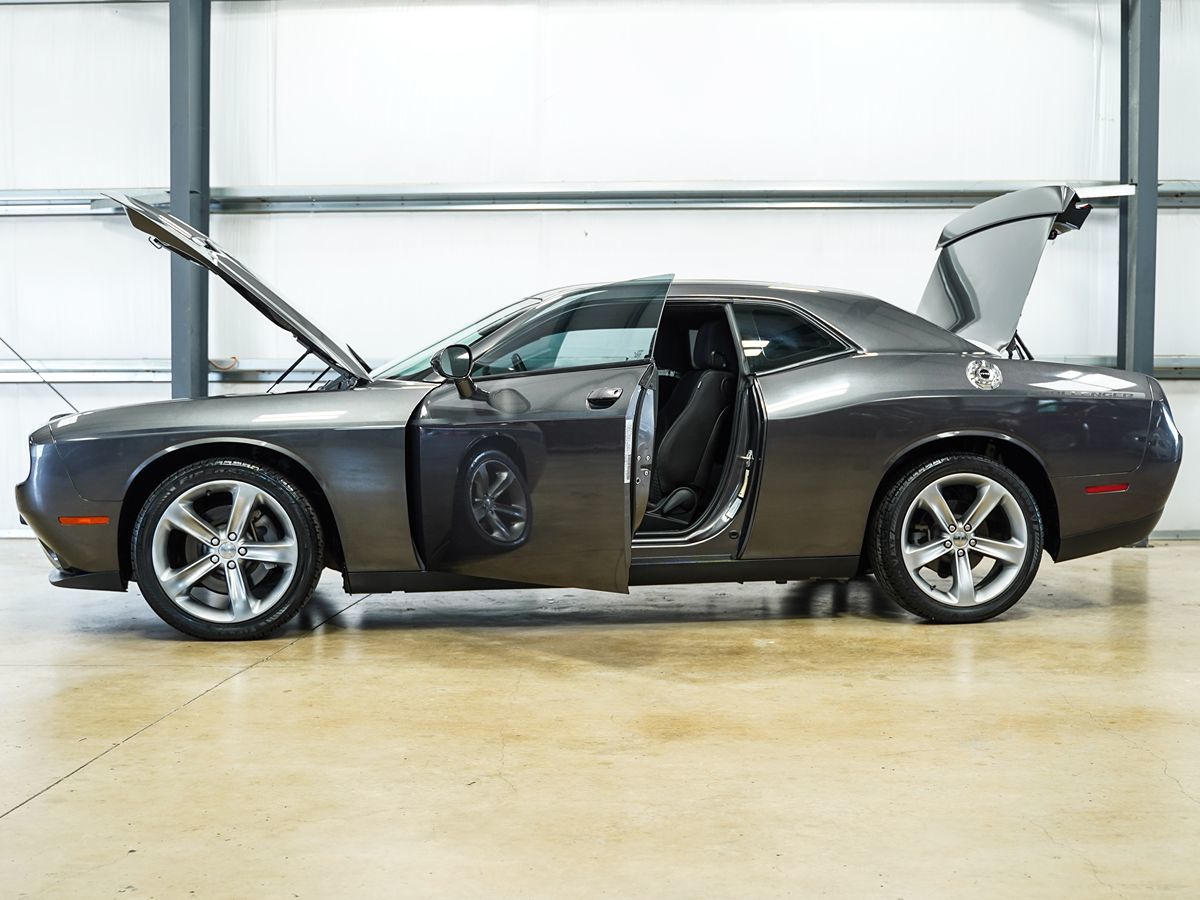 Sold 2015 Dodge Challenger SXT in Buda