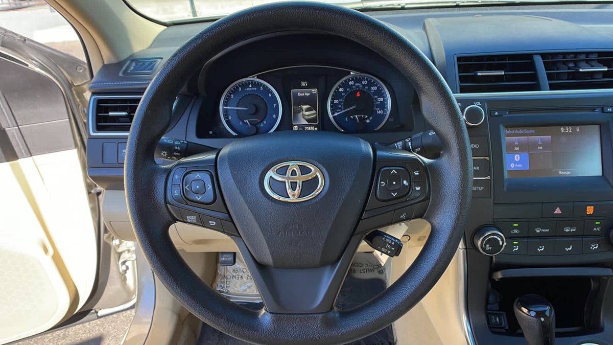 2016 Toyota Camry LE 11