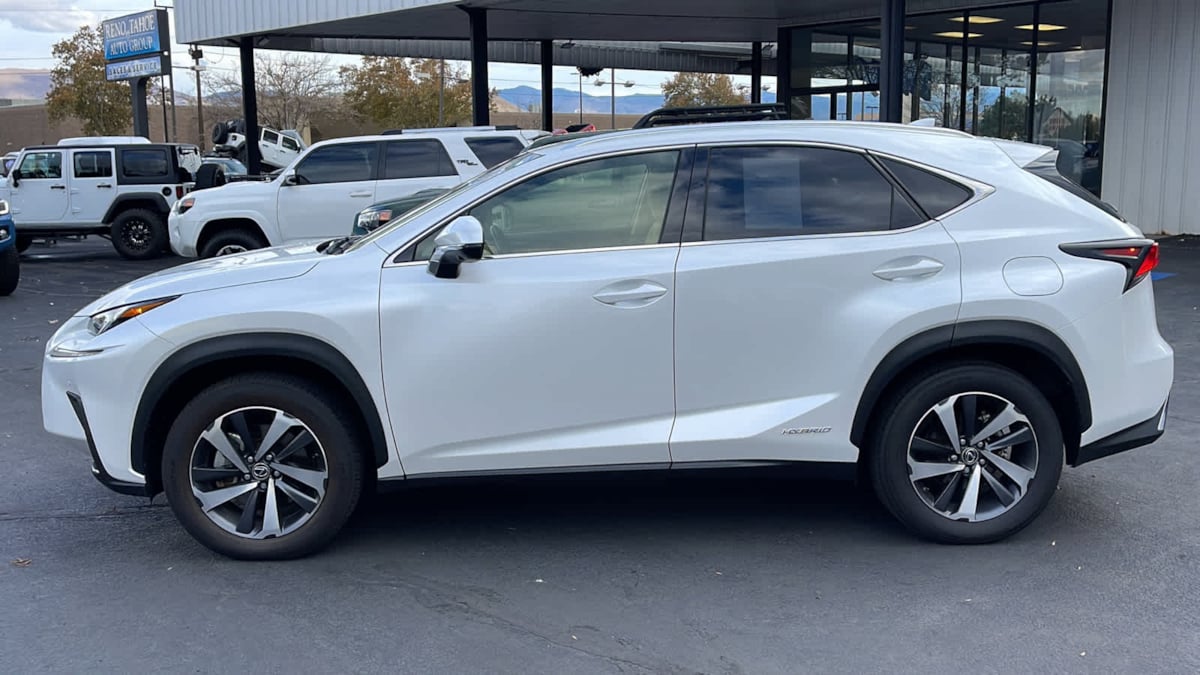 2020 Lexus NX 300h AWD 8