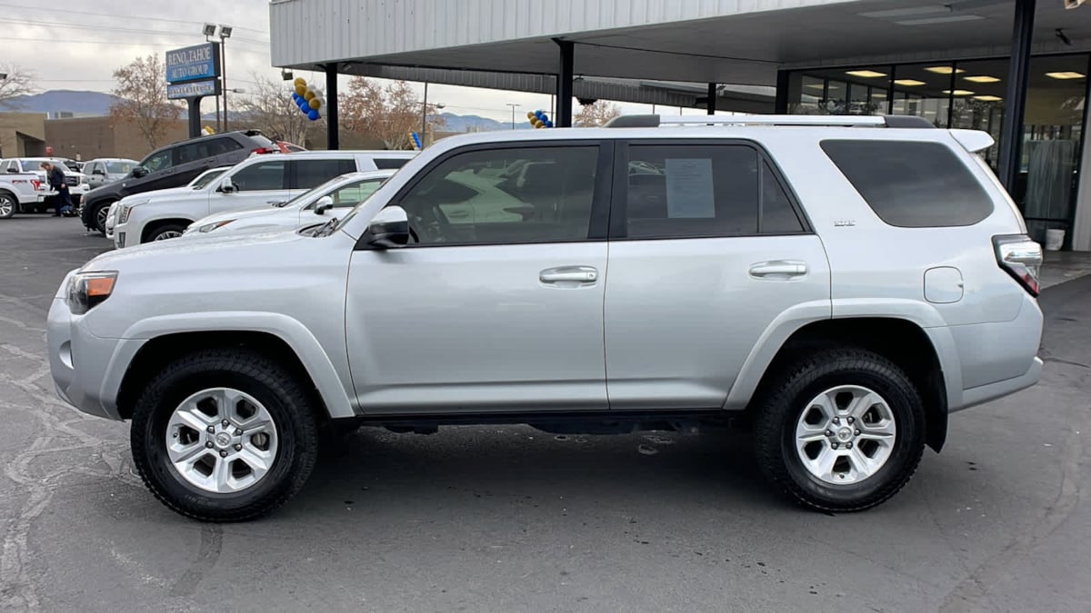 2021 Toyota 4Runner SR5 8