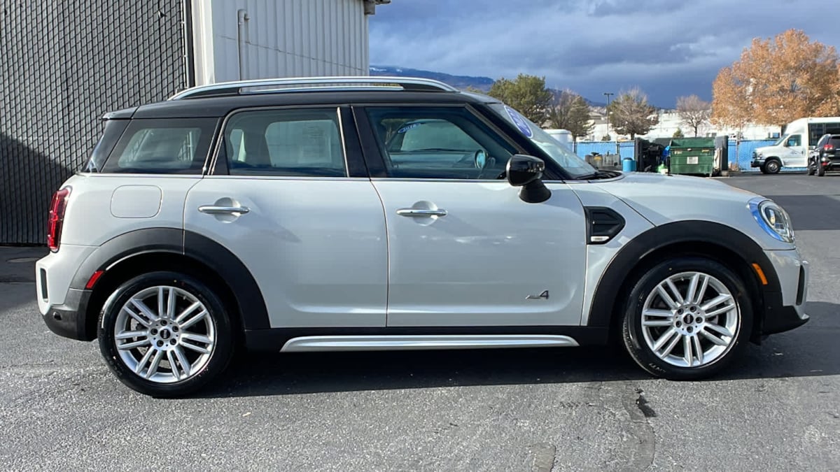 2022 MINI Countryman Cooper 4