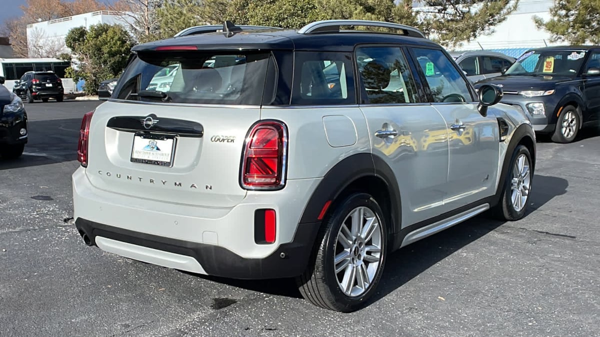 2022 MINI Countryman Cooper 5