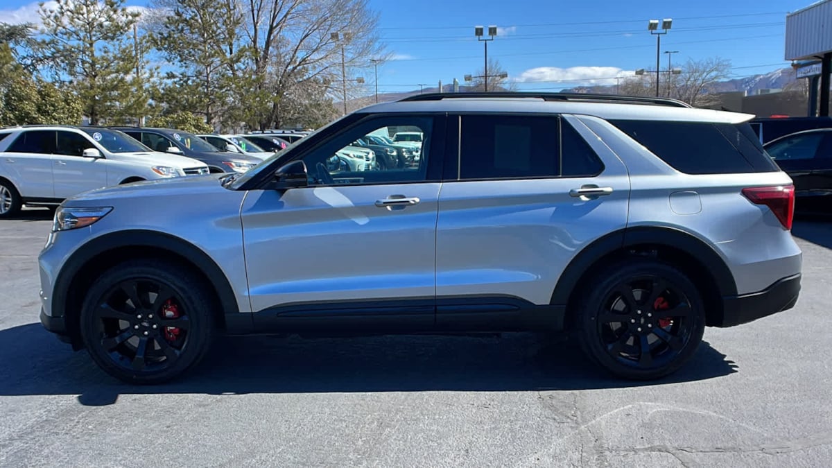 2022 Ford Explorer ST 8