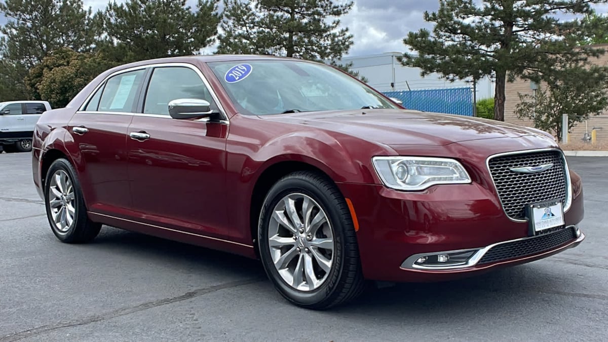 2019 Chrysler 300 Limited 3