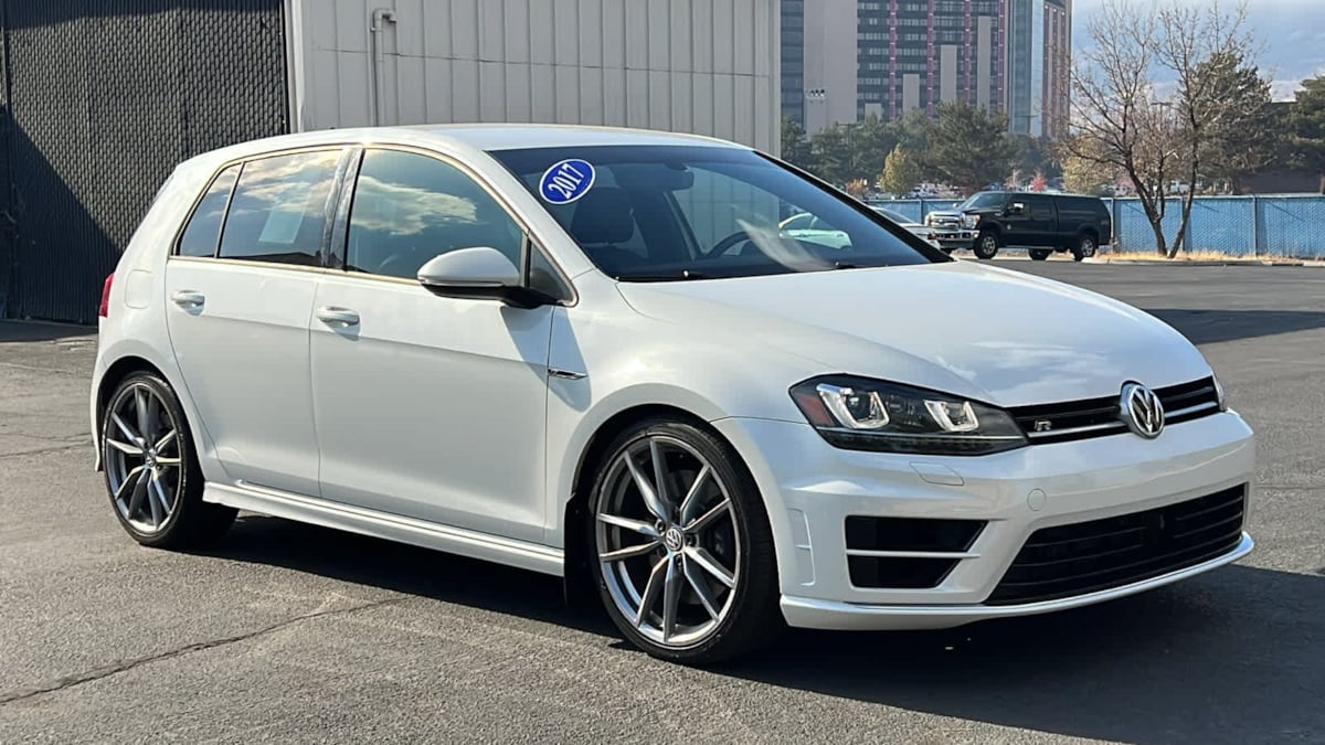 2017 Volkswagen Golf R  3