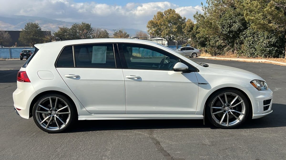 2017 Volkswagen Golf R  4