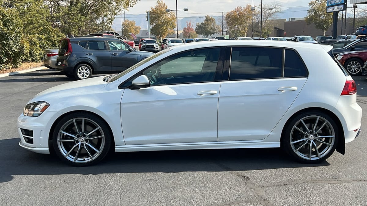 2017 Volkswagen Golf R  8