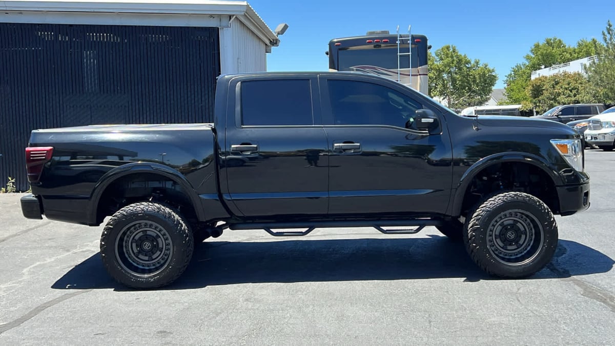 2019 Nissan Titan PRO-4X 4