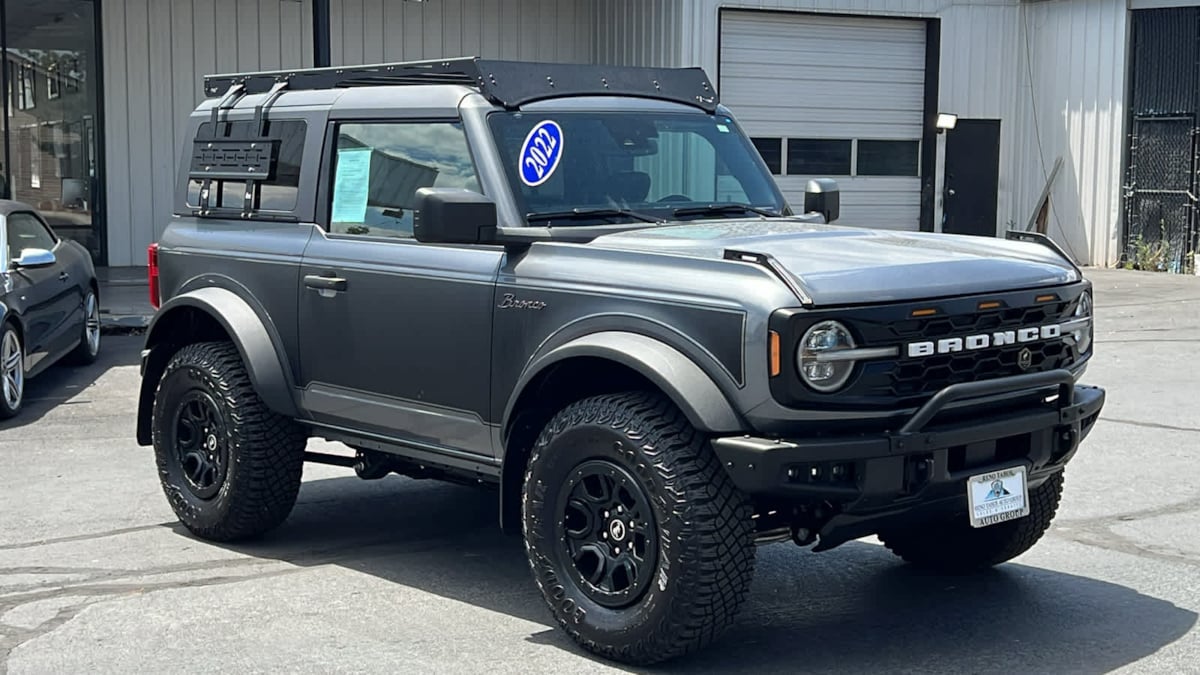 2022 Ford Bronco Black Diamond 3