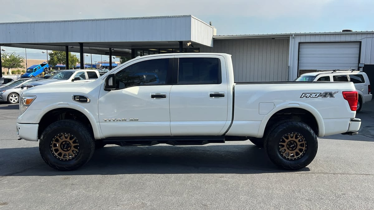 2017 Nissan Titan XD PRO-4X 8