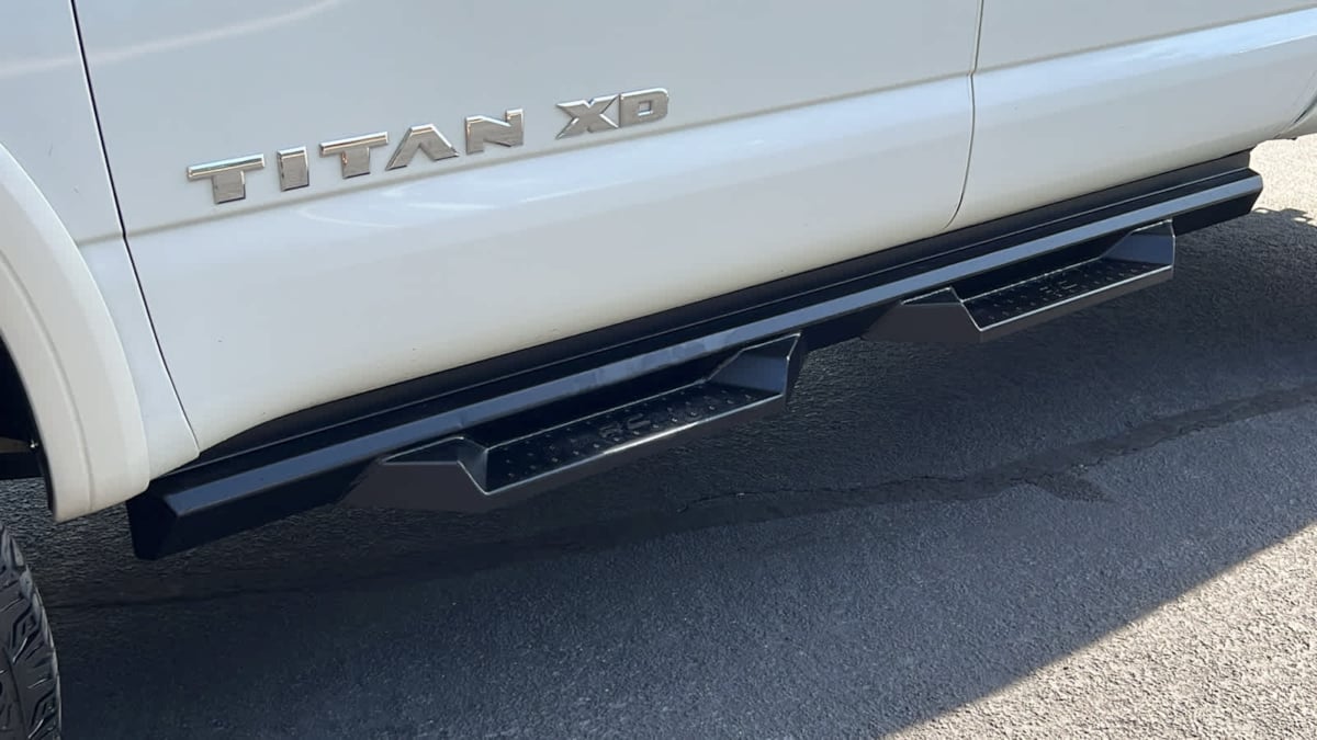 2017 Nissan Titan XD PRO-4X 10