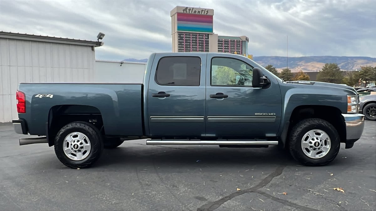 2013 Chevrolet Silverado 2500HD LT 4