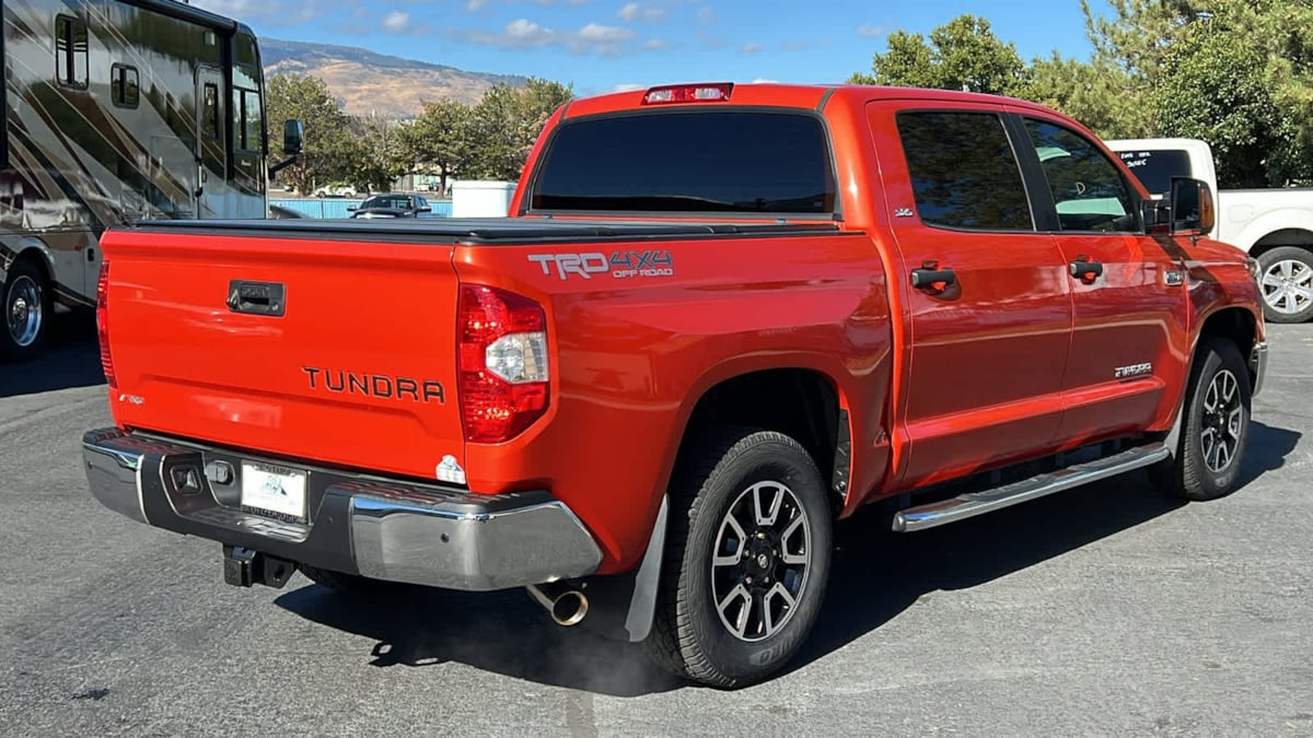 2018 Toyota Tundra 4WD SR5 5