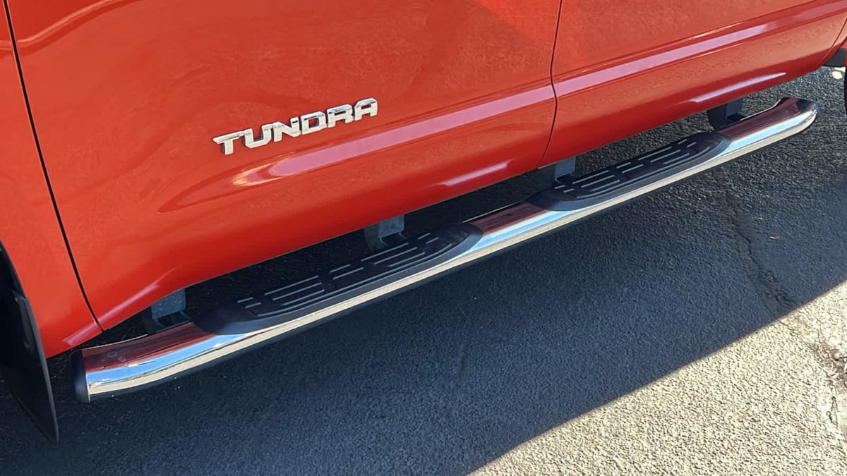 2018 Toyota Tundra 4WD SR5 10