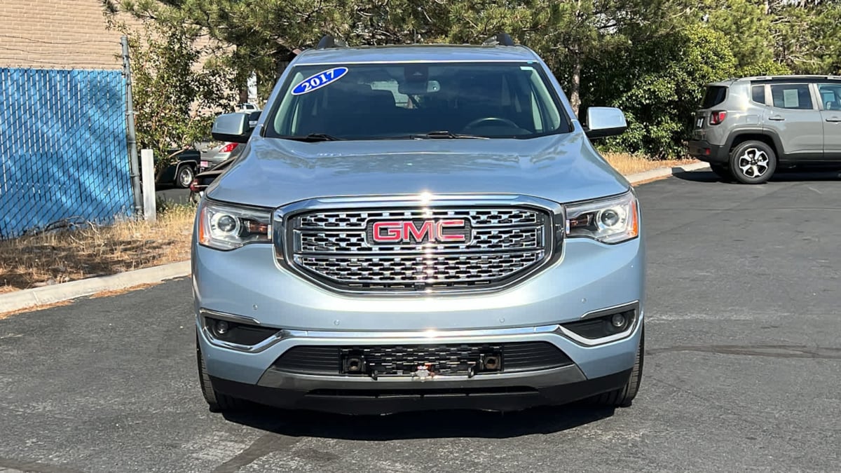 2017 GMC Acadia Denali 2