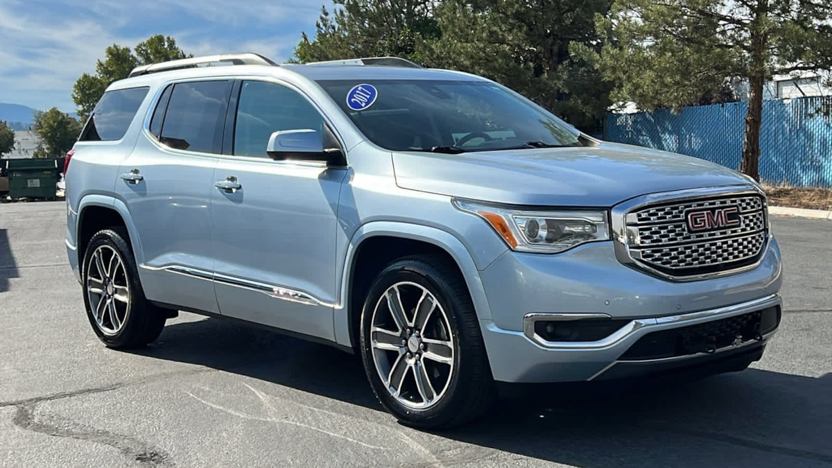 2017 GMC Acadia Denali 3