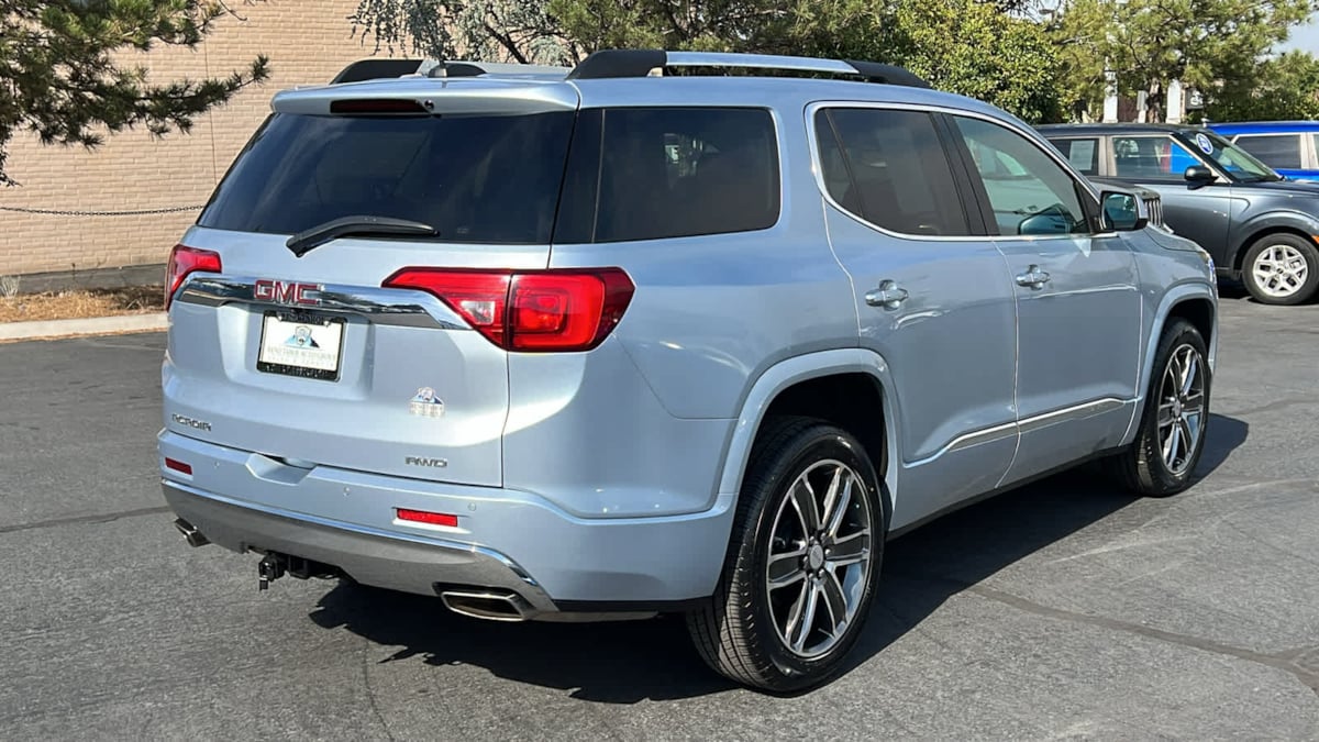 2017 GMC Acadia Denali 5