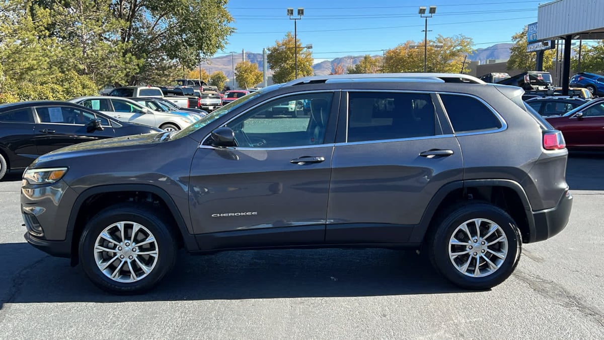 2019 Jeep Cherokee Latitude Plus 8