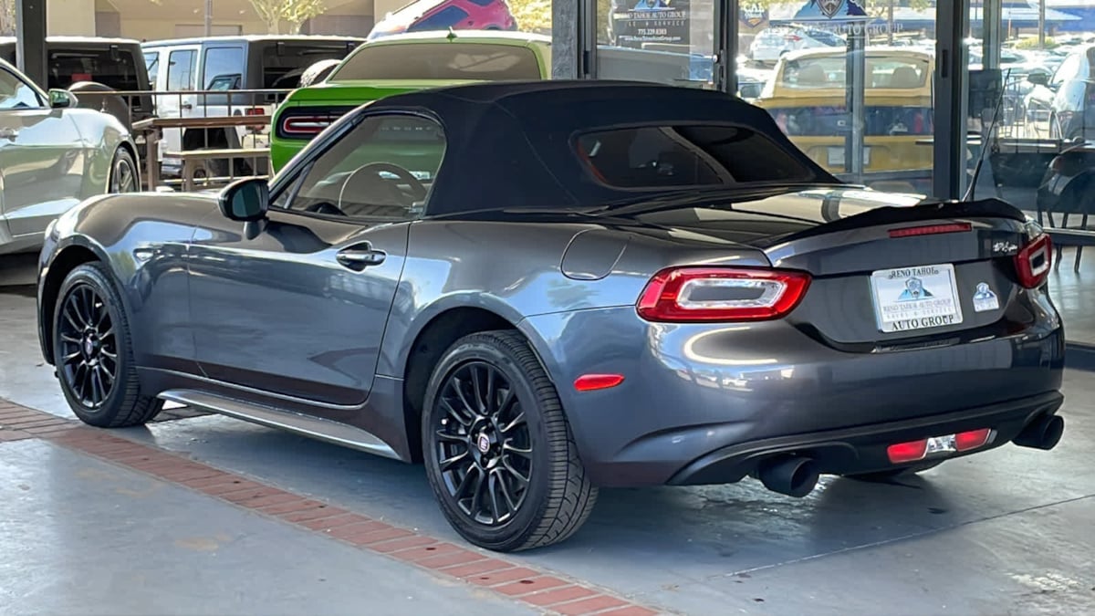 2017 FIAT 124 Spider Classica 3