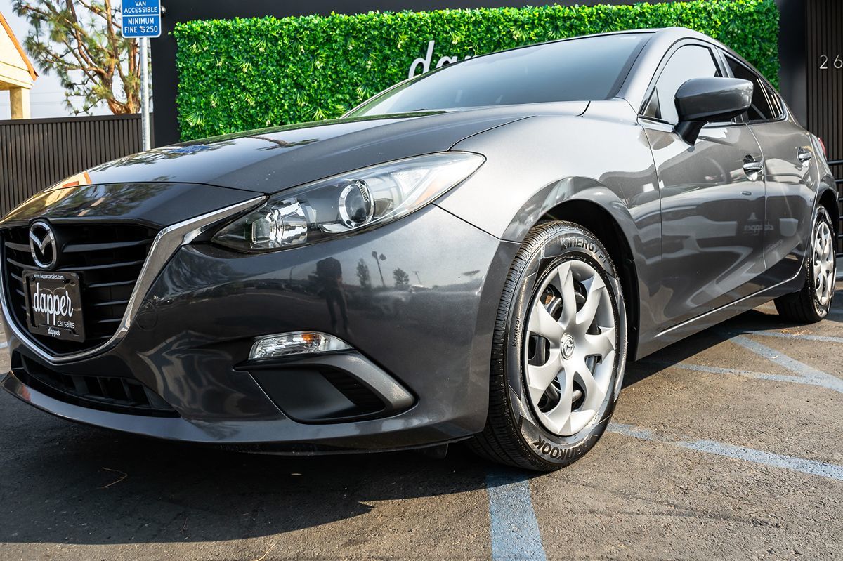 2016 Mazda Mazda3 i Sport photo 2