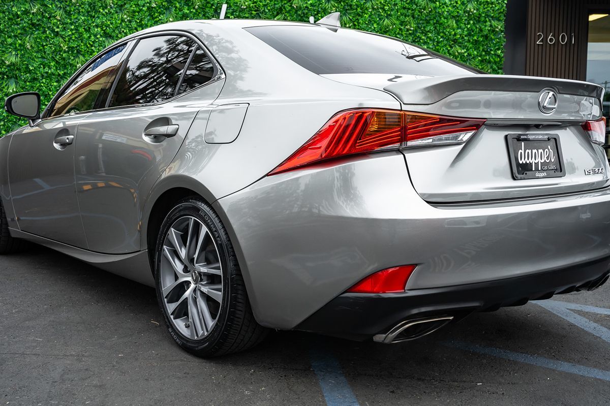 2020 Lexus IS 300 photo 8