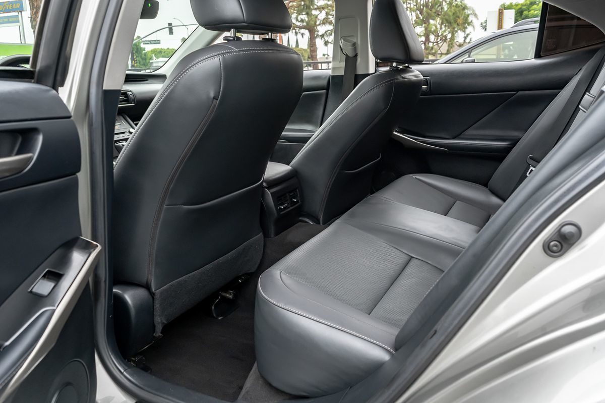 2020 Lexus IS 300 photo 13