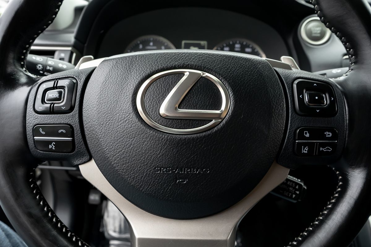 2020 Lexus IS 300 photo 23