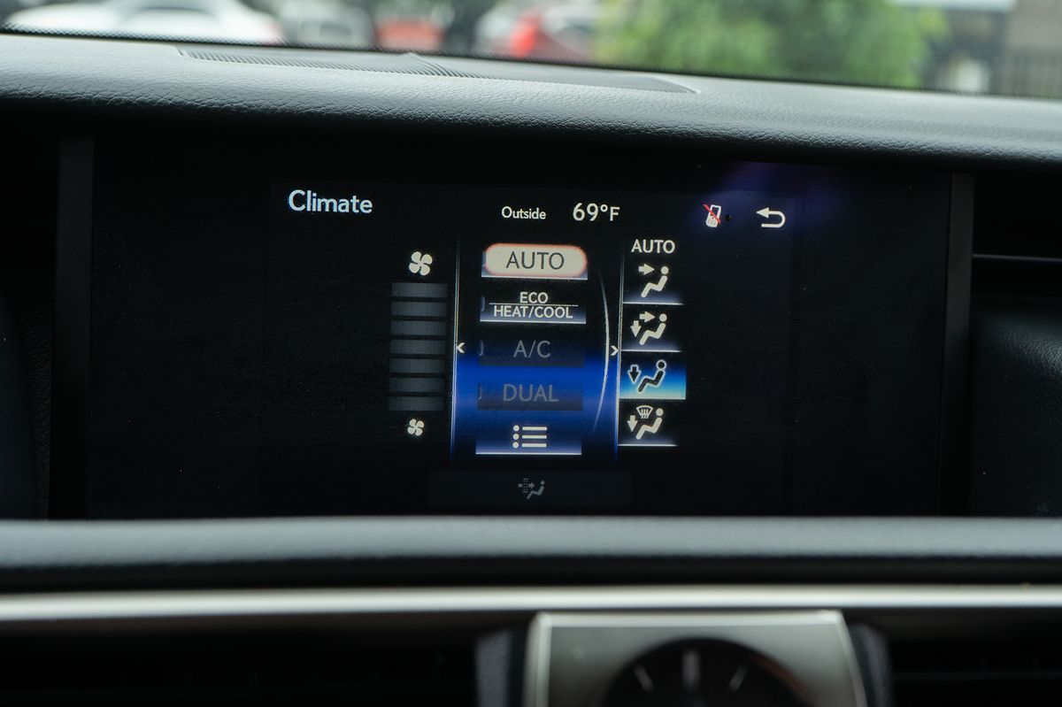2020 Lexus IS 300 photo 30