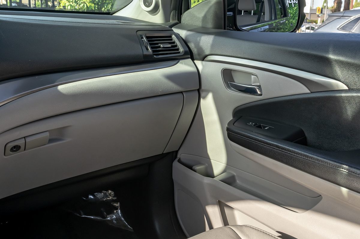 2017 Honda Pilot EX-L photo 19