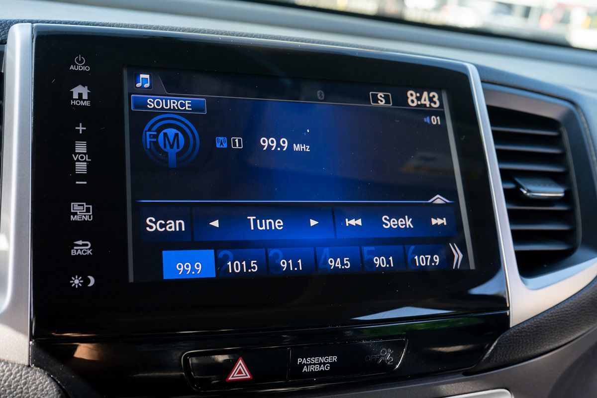 2017 Honda Pilot EX-L photo 32