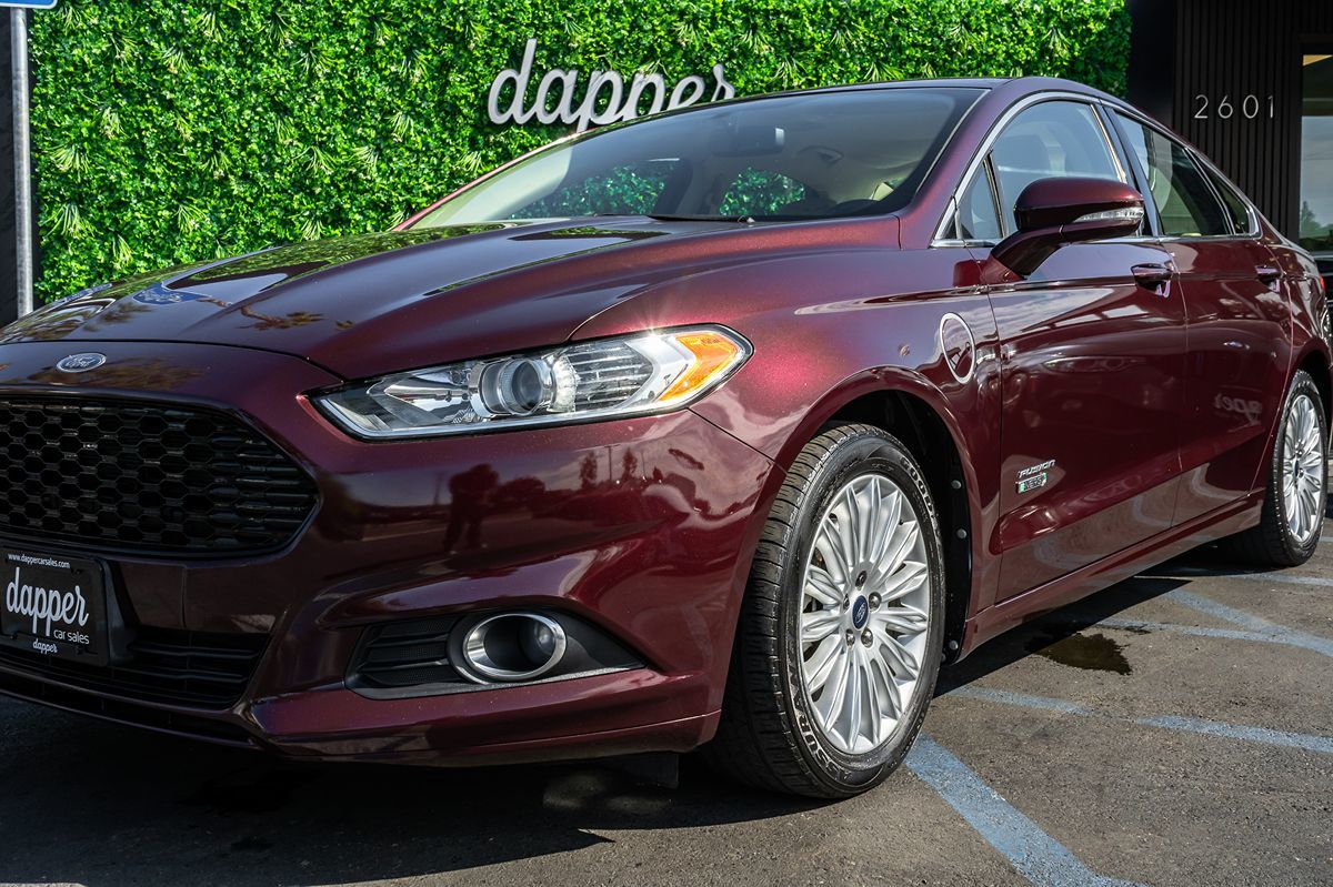 2013 Ford Fusion Energi SE photo 2
