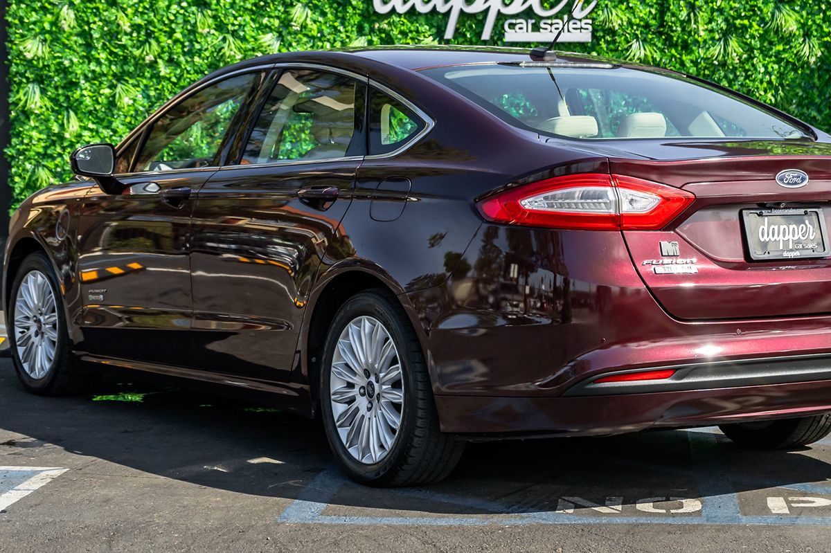 2013 Ford Fusion Energi SE photo 8